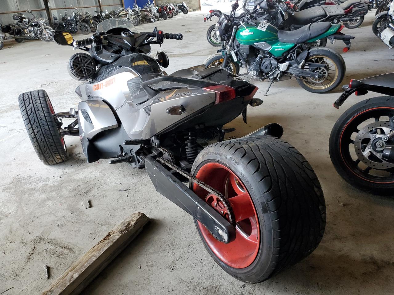 Изображение 3 Can-Am Spyder Roadster Rs-S 2012 с VIN 2BXJAWA1XCV000584