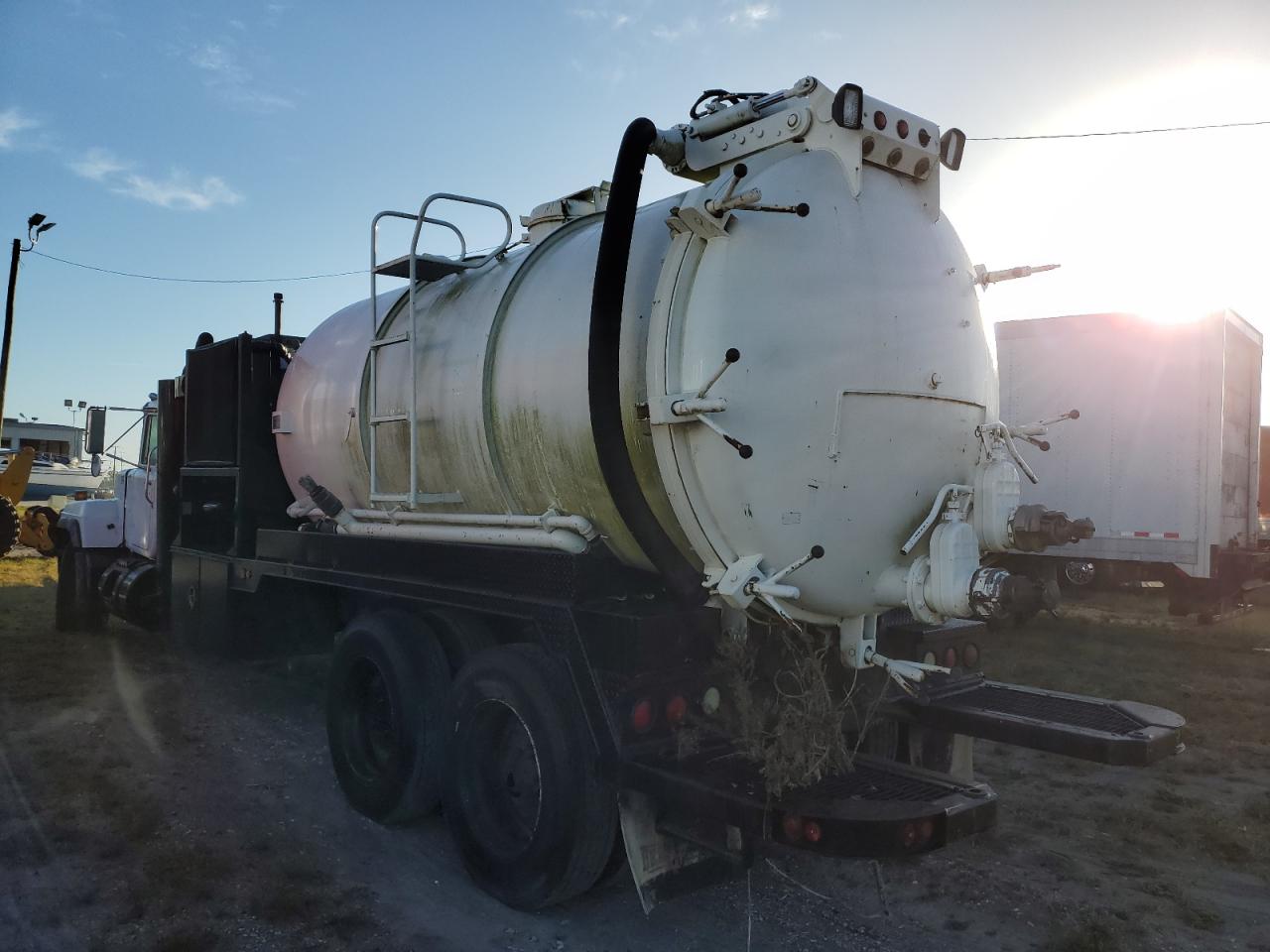 Изображение 3 2002 MACK 600 RD600 2002 с VIN 1M2P289C32M033957