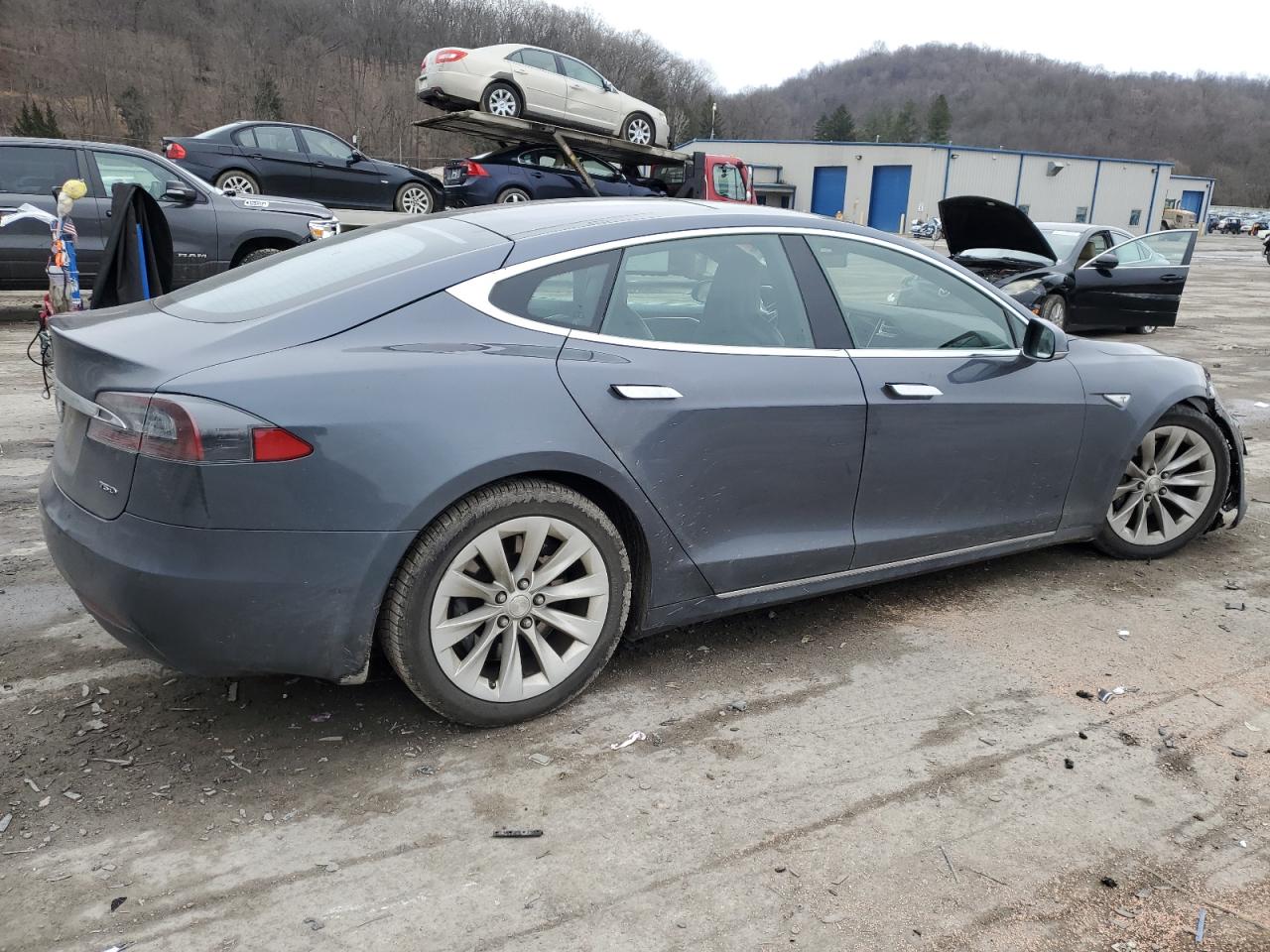 Image 3 of 2016 TESLA MODEL S  2016 with VIN 5YJSA1E27GF149233