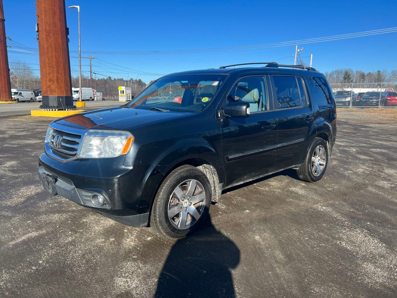 Image 2 of 2012 HONDA PILOT TOURING 2012 with VIN 5FNYF4H92CB044938