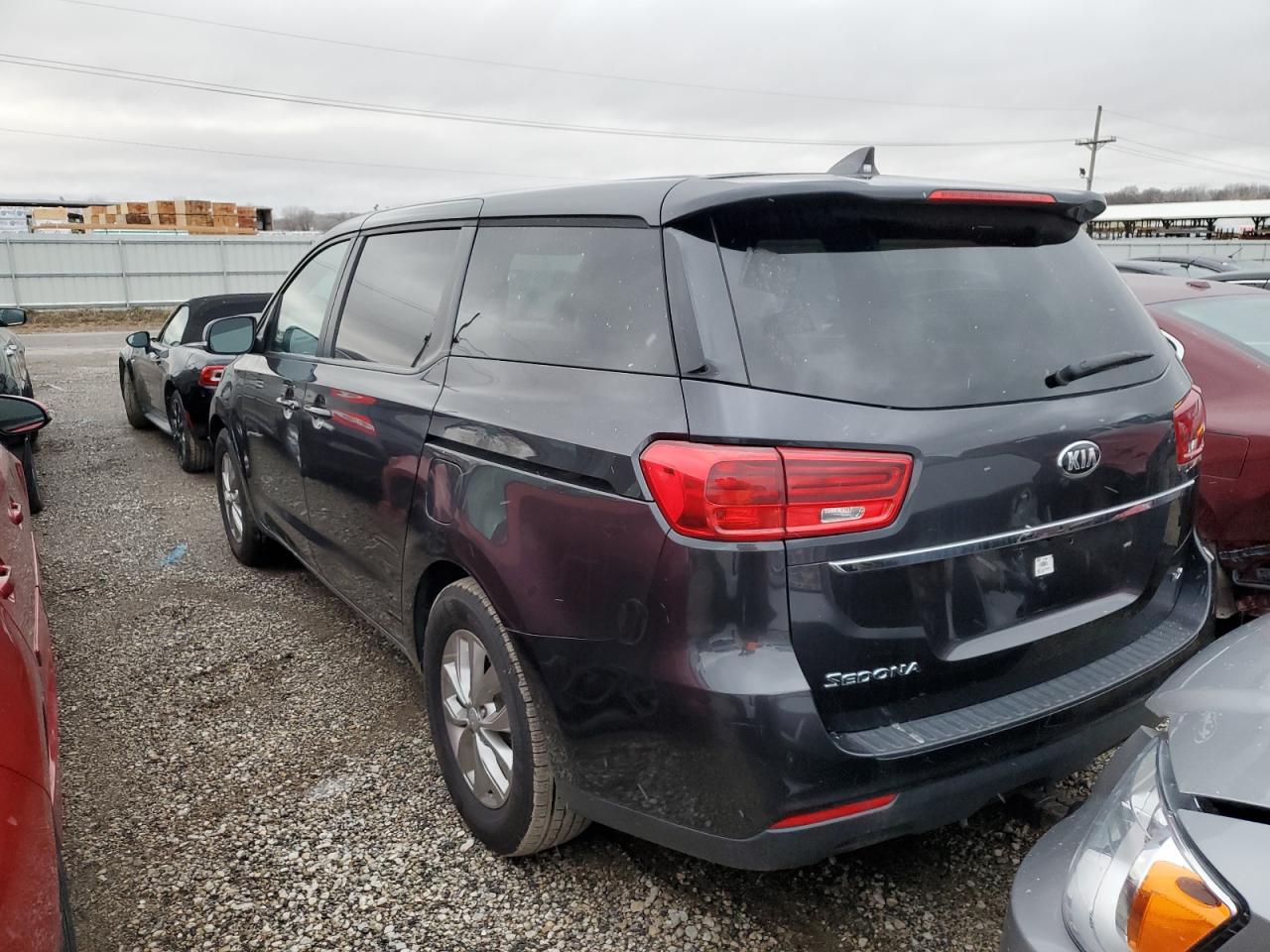 Image 2 of 2020 KIA SEDONA LX 2020 with VIN KNDMB5C17L6605857