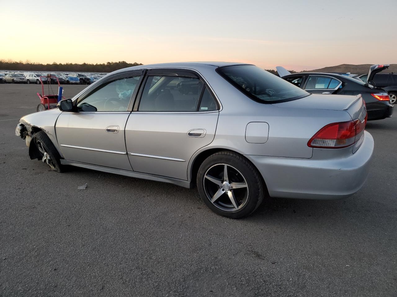 Изображение 2 2001 HONDA ACCORD LX 2001 с VIN 1HGCG66521A119504