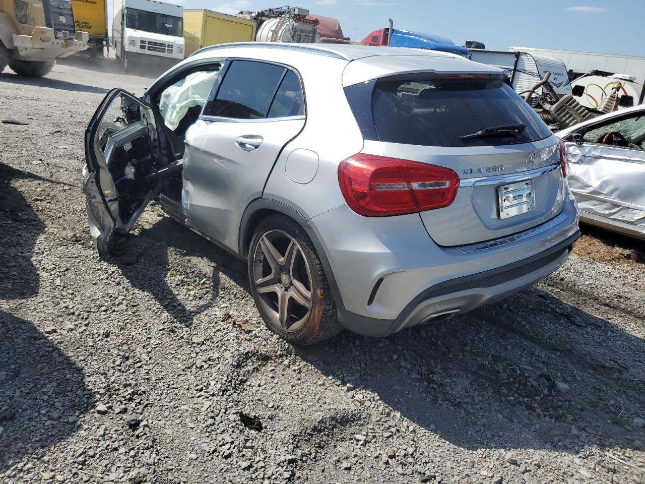 Image 2 of 2015 MERCEDES-BENZ GLA 250 2015 with VIN WDCTG4EB8FJ188080