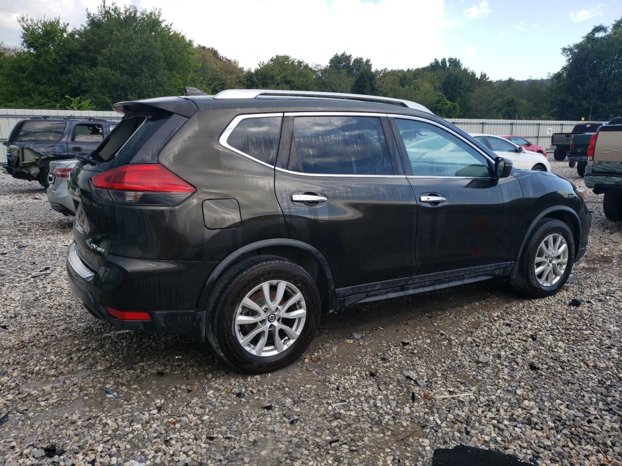 Image 3 of 2017 NISSAN ROGUE S 2017 with VIN KNMAT2MV6HP526729