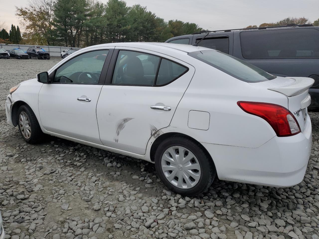 Изображение 2 2017 NISSAN VERSA S 2017 с VIN 3N1CN7AP3HK421575