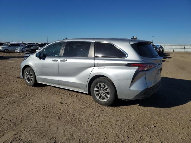 Obraz 2 z 2021 TOYOTA SIENNA LE 2021 z VIN 5TDKRKEC3MS064713