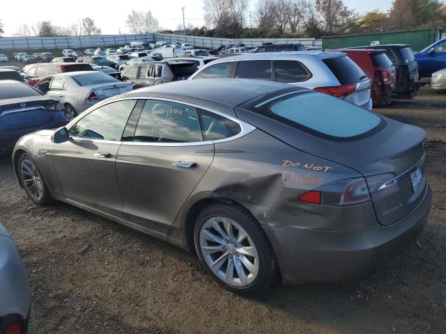 Obraz 2 z 2016 TESLA MODEL S  2016 z VIN 5YJSA1E22GF156848