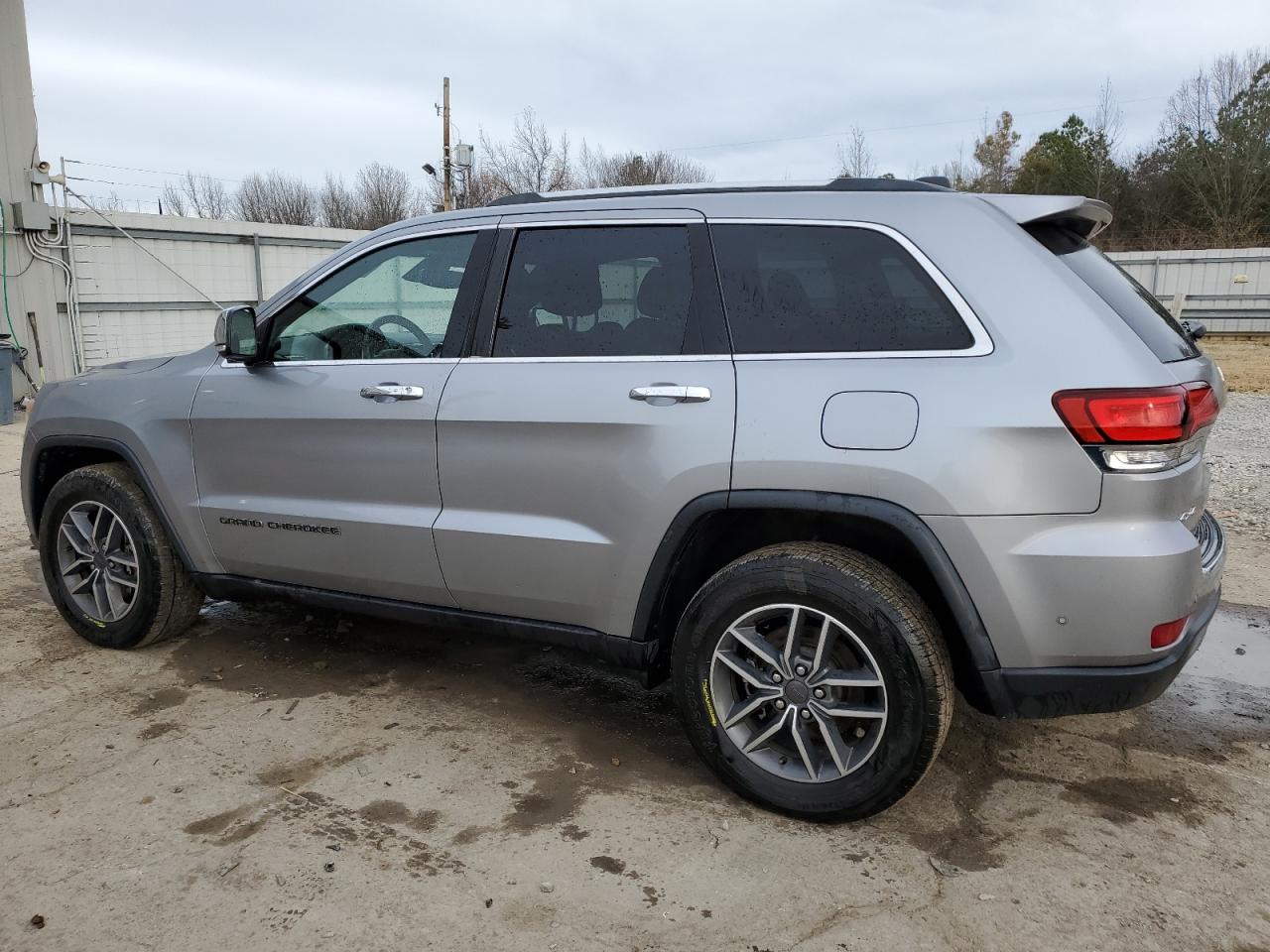 Image 2 of 2020 JEEP GRAND CHEROKEE LIMITED 2020 with VIN 1C4RJFBG1LC224642