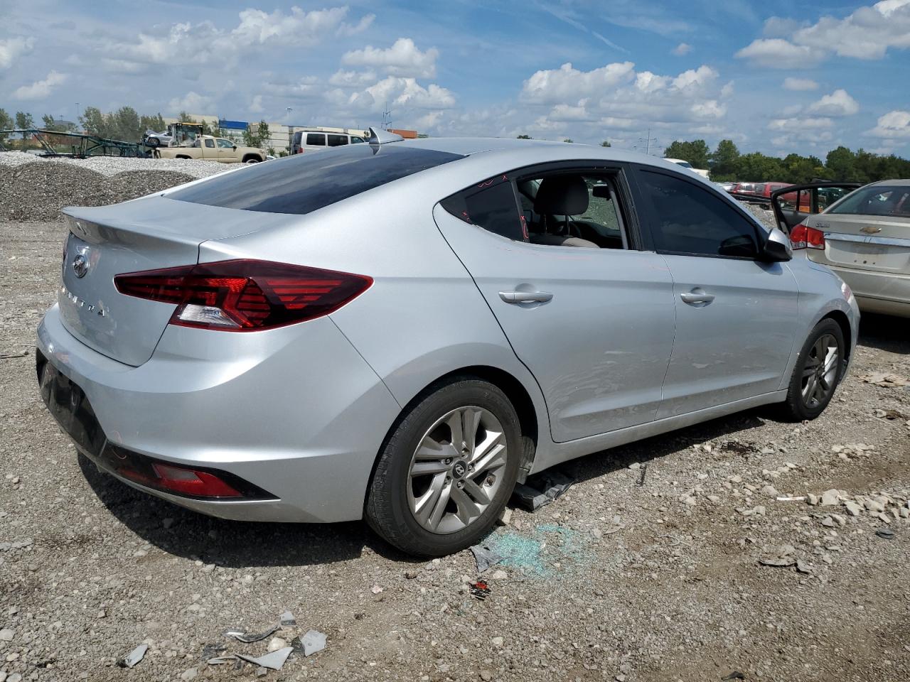 Image 3 of 2019 HYUNDAI ELANTRA SEL 2019 with VIN 5NPD84LF4KH422439