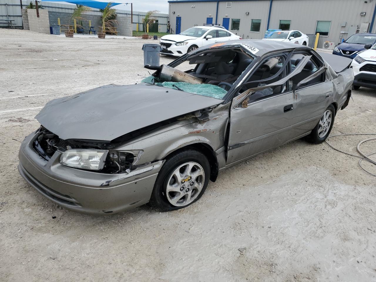 Изображение 2000 TOYOTA CAMRY LE 2000