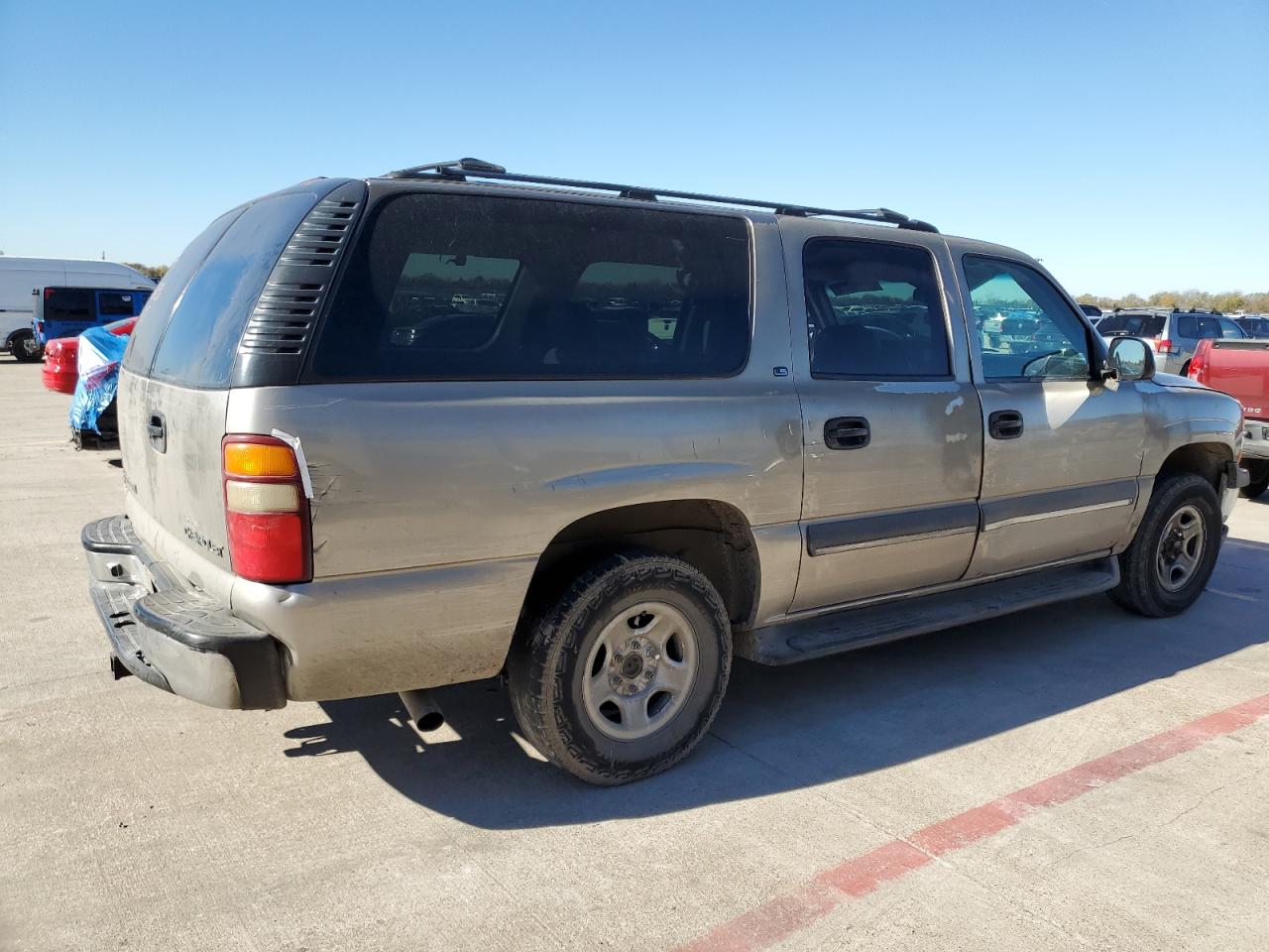 Image 3 of 2001 CHEVROLET SUBURBAN C1500 2001 with VIN 3GNEC16T81G189120