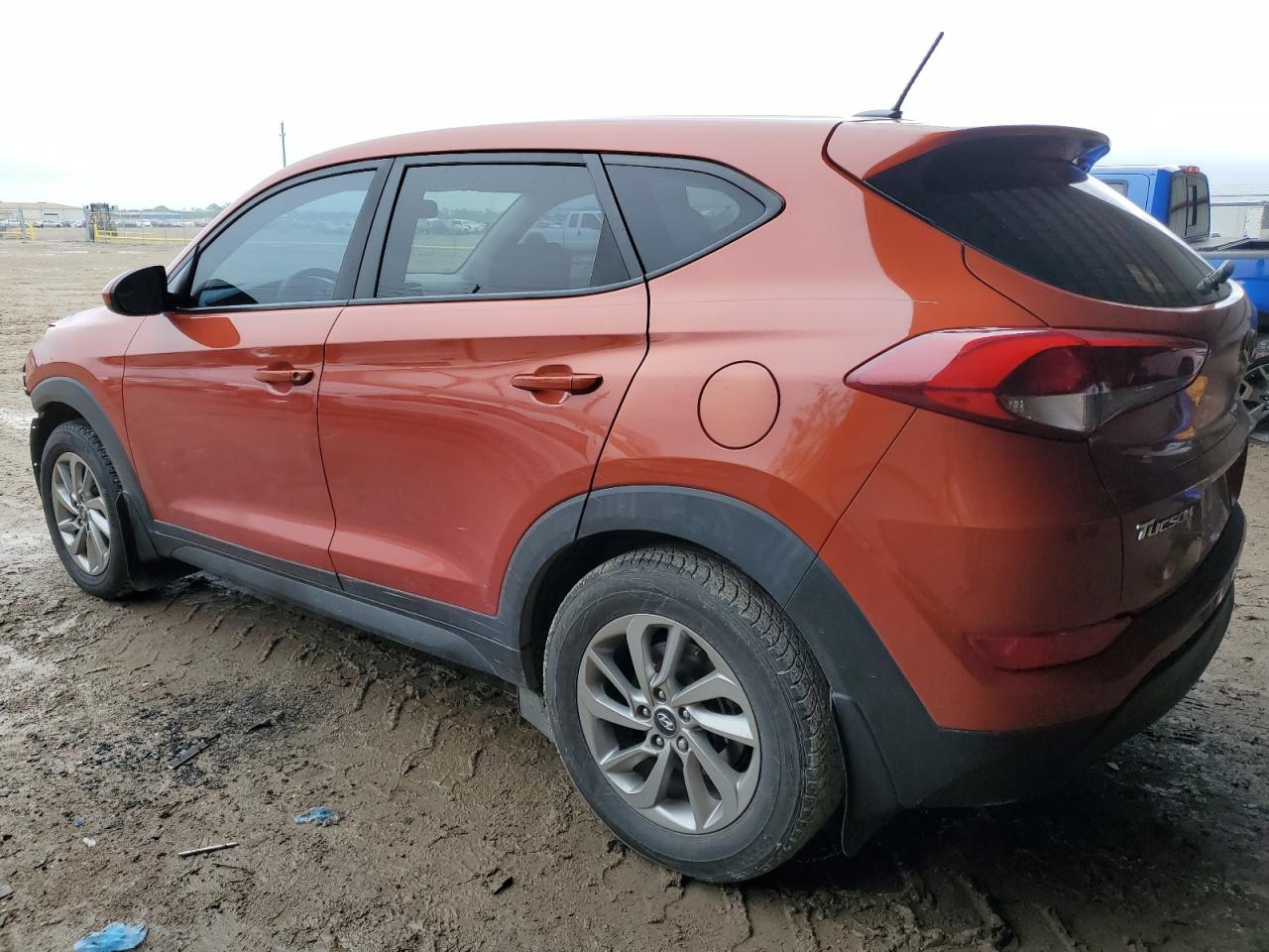 Изображение 2 2016 HYUNDAI TUCSON SE 2016 с VIN KM8J23A46GU136438