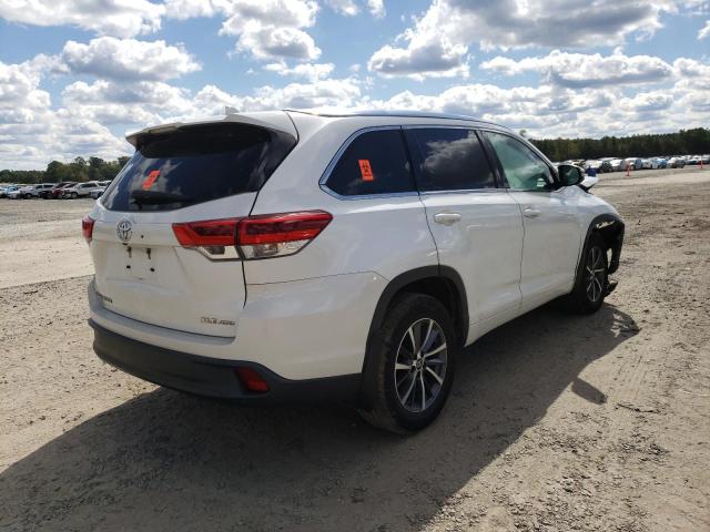 Image 3 of 2018 TOYOTA HIGHLANDER SE 2018 with VIN 5TDJZRFH7JS825351