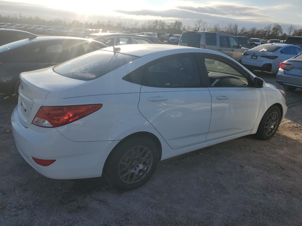 Изображение 3 2013 HYUNDAI ACCENT GLS 2013 с VIN KMHCT4AEXDU518682