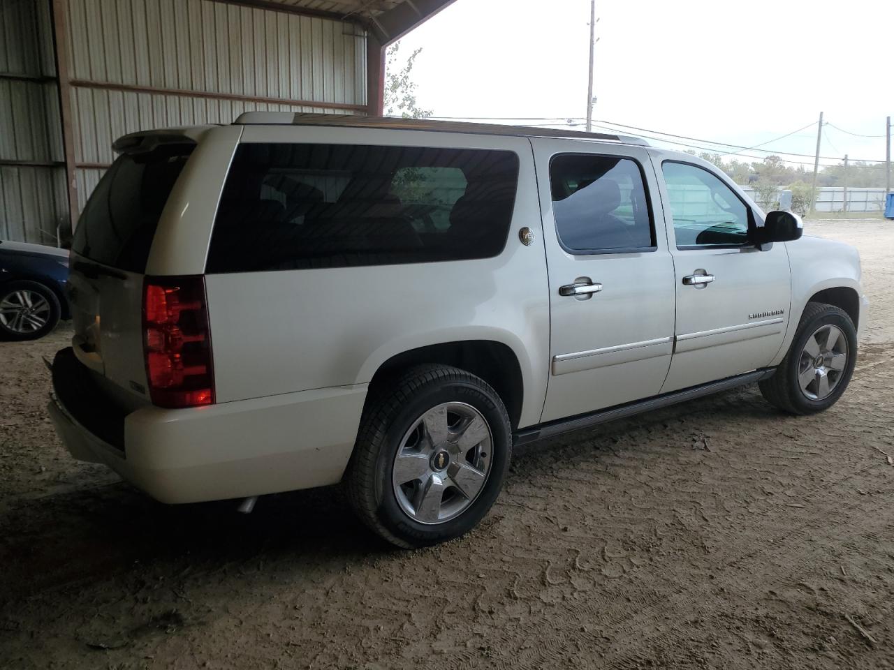 Изображение 3 2010 CHEVROLET SUBURBAN C1500 LTZ 2010 с VIN 1GNUCKE00AR290838