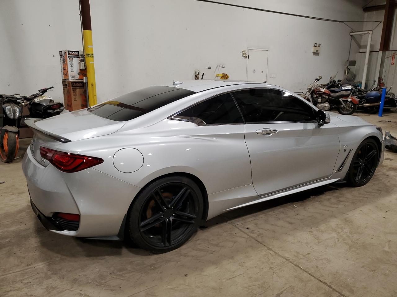 Image 3 of 2018 INFINITI Q60 LUXE 300 2018 with VIN JN1EV7EL2JM390695