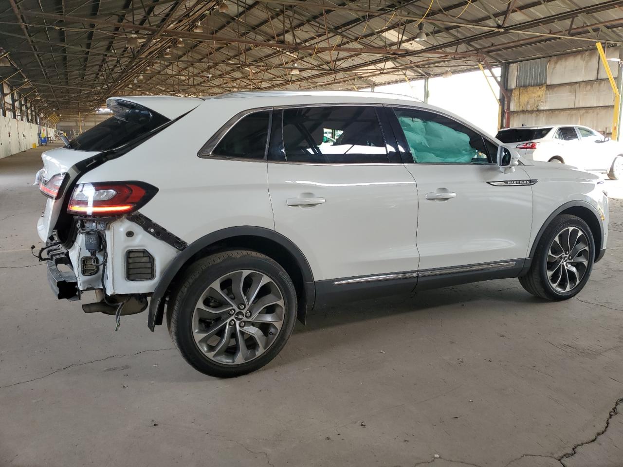 Image 3 of 2022 LINCOLN NAUTILUS RESERVE 2022 with VIN 2LMPJ6K91NBL10660