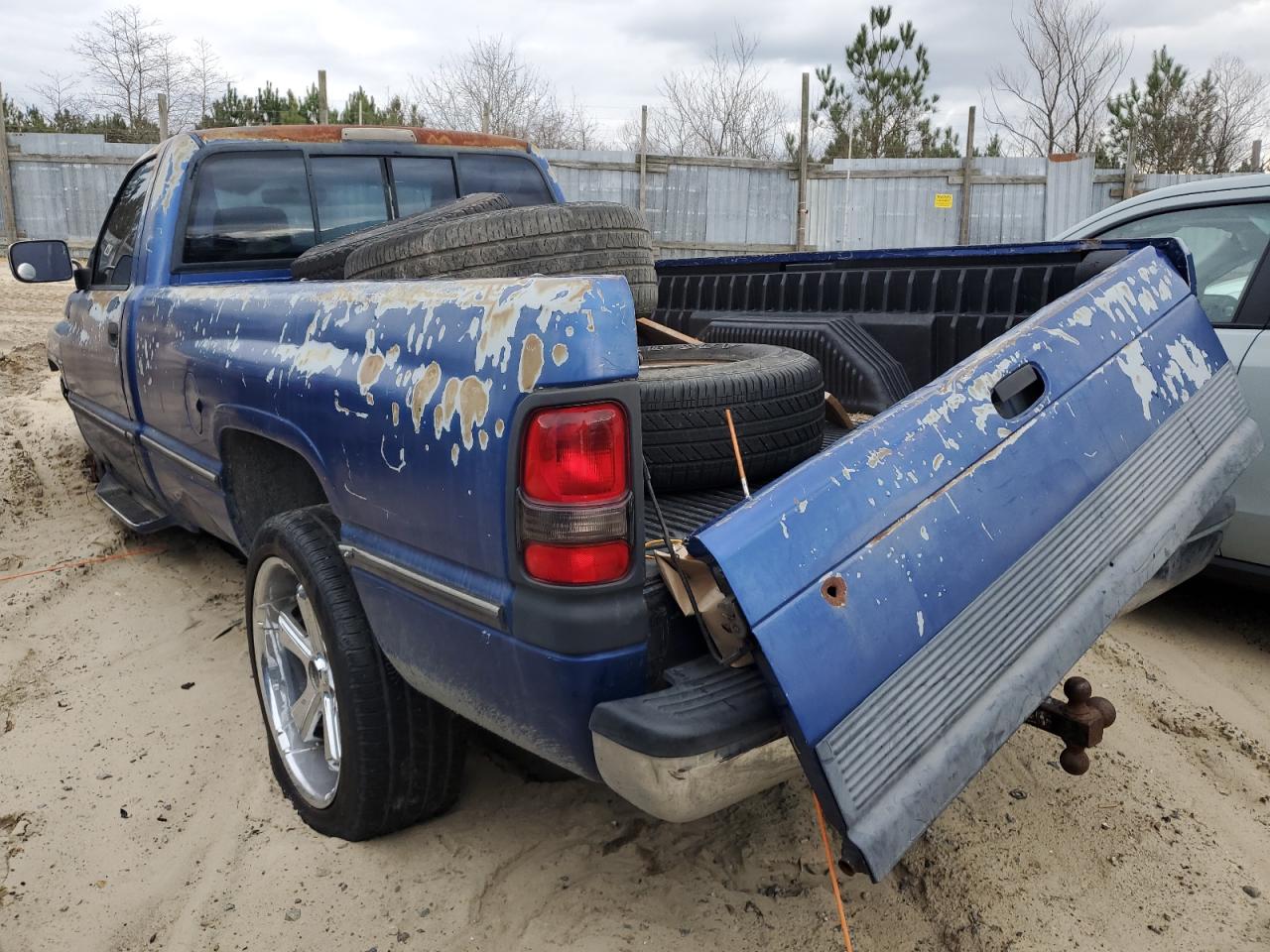 Image 2 of 1995 DODGE RAM 1500  1995 with VIN 1B7HF16Y5SS253469