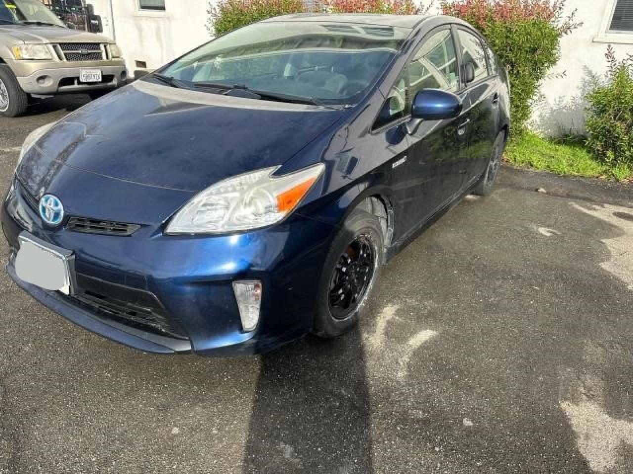 Obraz 2 z 2015 TOYOTA PRIUS  2015 z VIN JTDKN3DU6F1966493