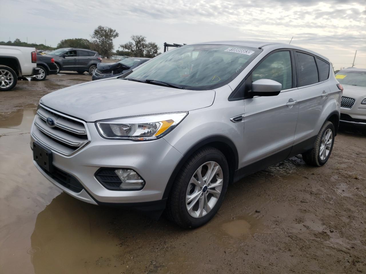 Image 1 of 2019 FORD ESCAPE SE 2019 with VIN 1FMCU0GD6KUC34421