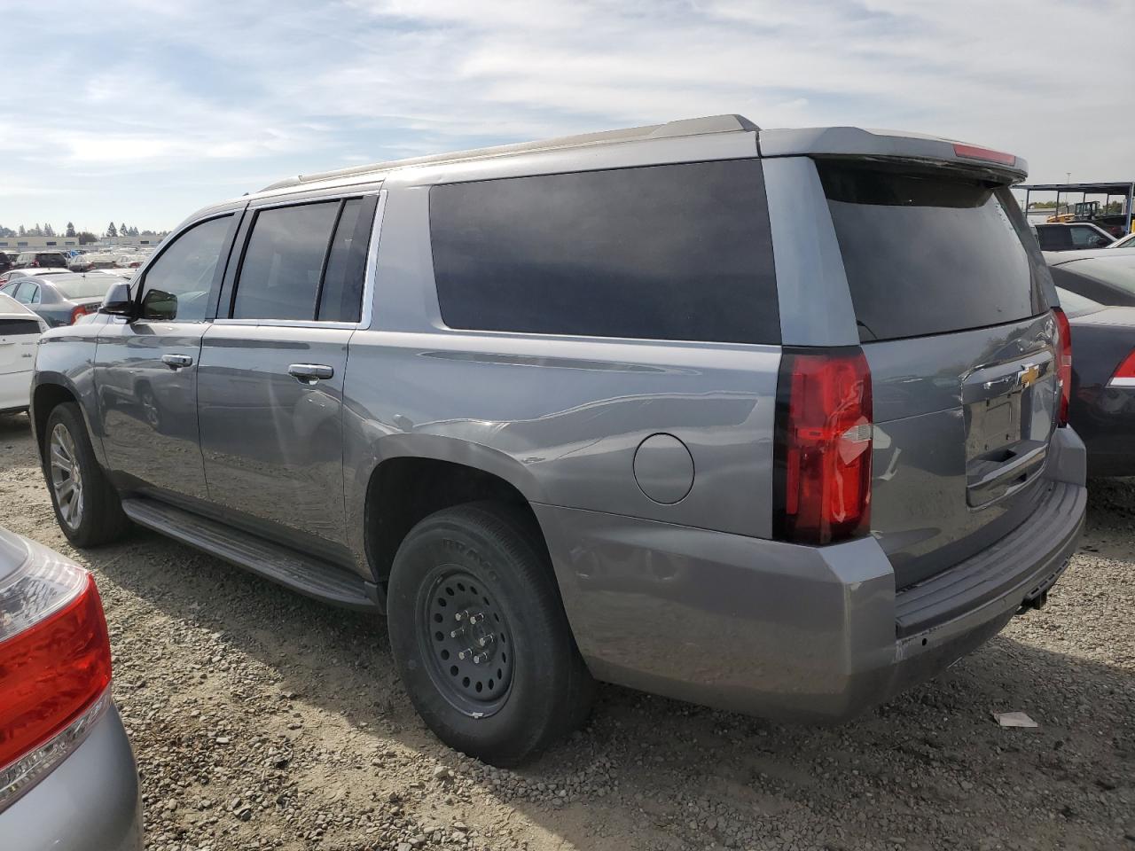 Изображение 2 2019 CHEVROLET SUBURBAN K1500 LT 2019 с VIN 1GNSKHKC5KR320526