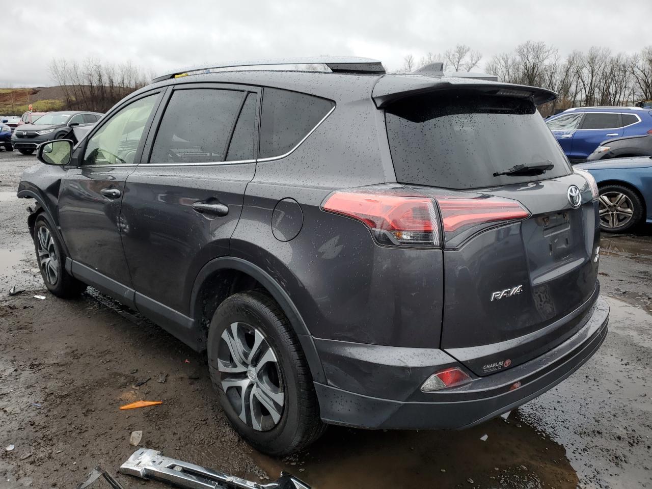 Obraz 2 z 2018 TOYOTA RAV4 LE 2018 z VIN JTMBFREV6JJ232243