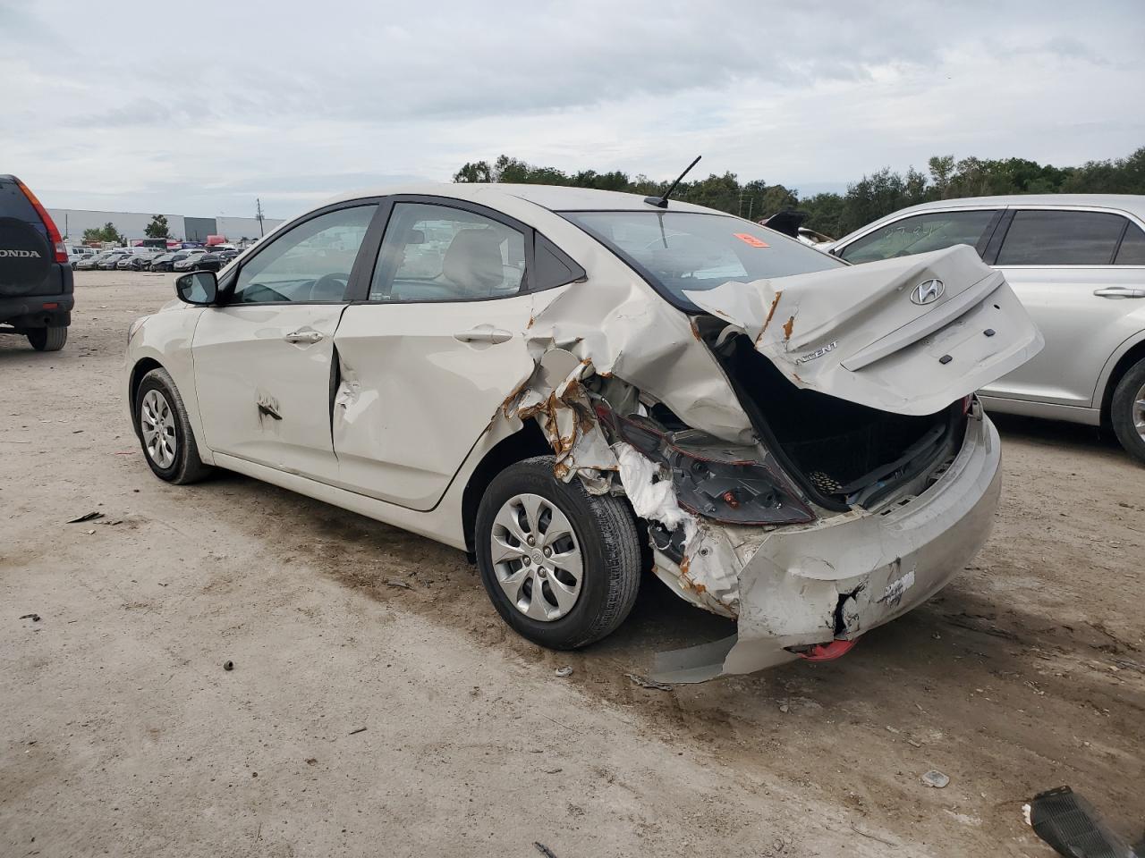 Изображение 2 2015 HYUNDAI ACCENT GLS 2015 с VIN KMHCT4AE7FU925698