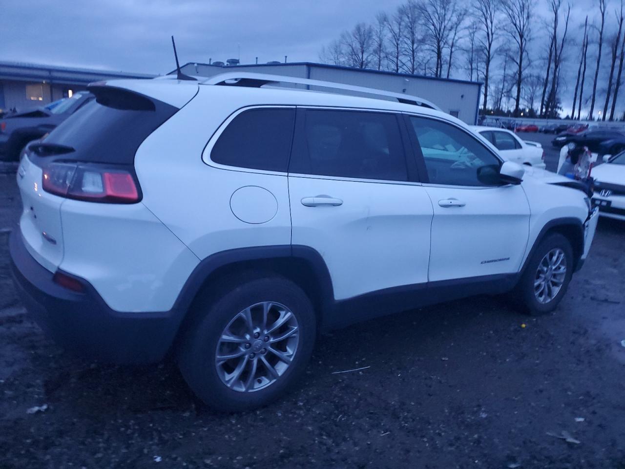 Image 3 of 2020 JEEP CHEROKEE LATITUDE PLUS 2020 with VIN 1C4PJMLB9LD585271