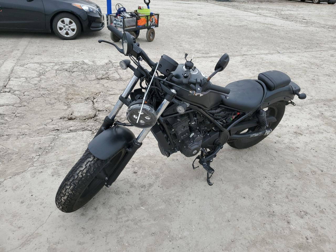 Изображение 2 2023 HONDA CMX300 A 2023 с VIN MLHNC5356P5600873