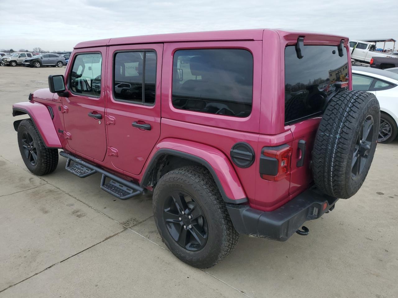 Изображение 2 2021 JEEP WRANGLER UNLIMITED SAHARA 2021 с VIN 1C4HJXEN2MW851099