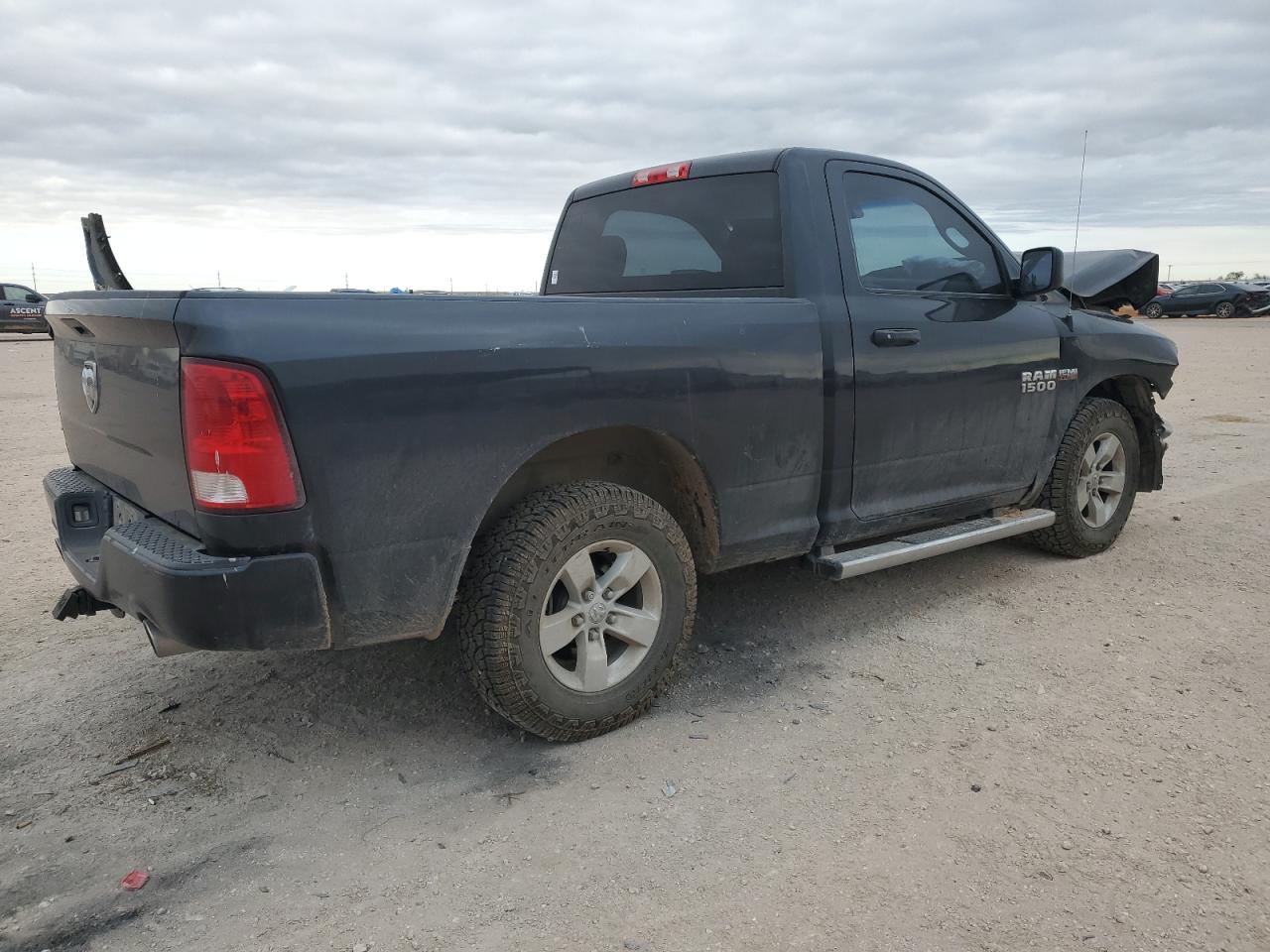 Изображение 3 2017 RAM 1500 ST 2017 с VIN 3C6JR6AT0HG672080