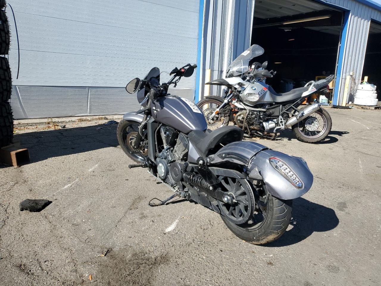 Изображение 3 2017 VICTORY MOTORCYCLES OCTANE ABS 2017 с VIN 5VPFTA007H3000144