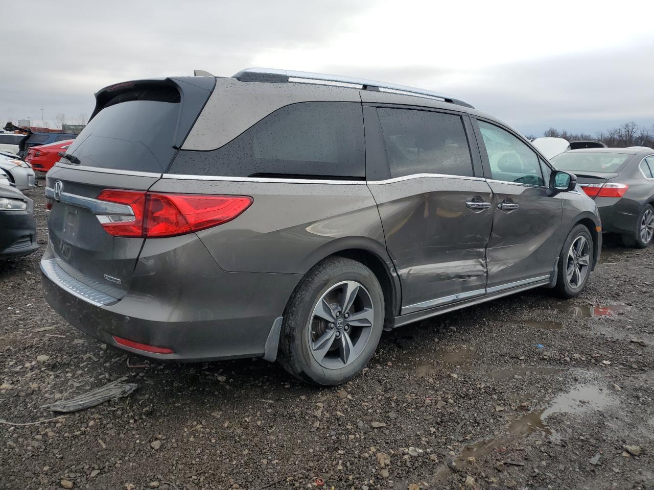 Image 3 of 2020 HONDA ODYSSEY TOURING 2020 with VIN 5FNRL6H83LB002178