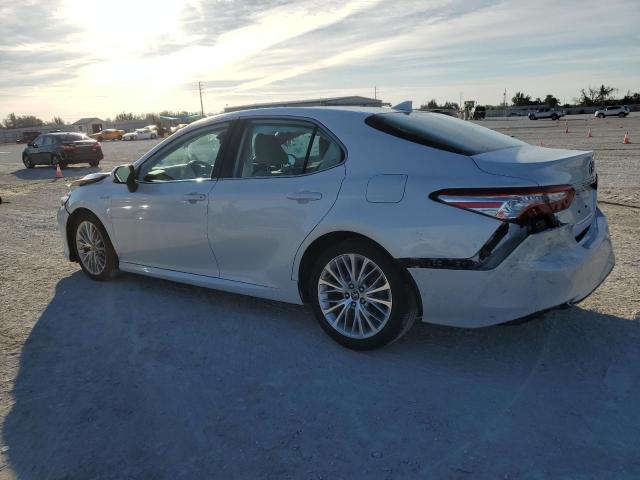 Image 2 of 2020 TOYOTA CAMRY XLE 2020 with VIN 4T1F31AK2LU530664