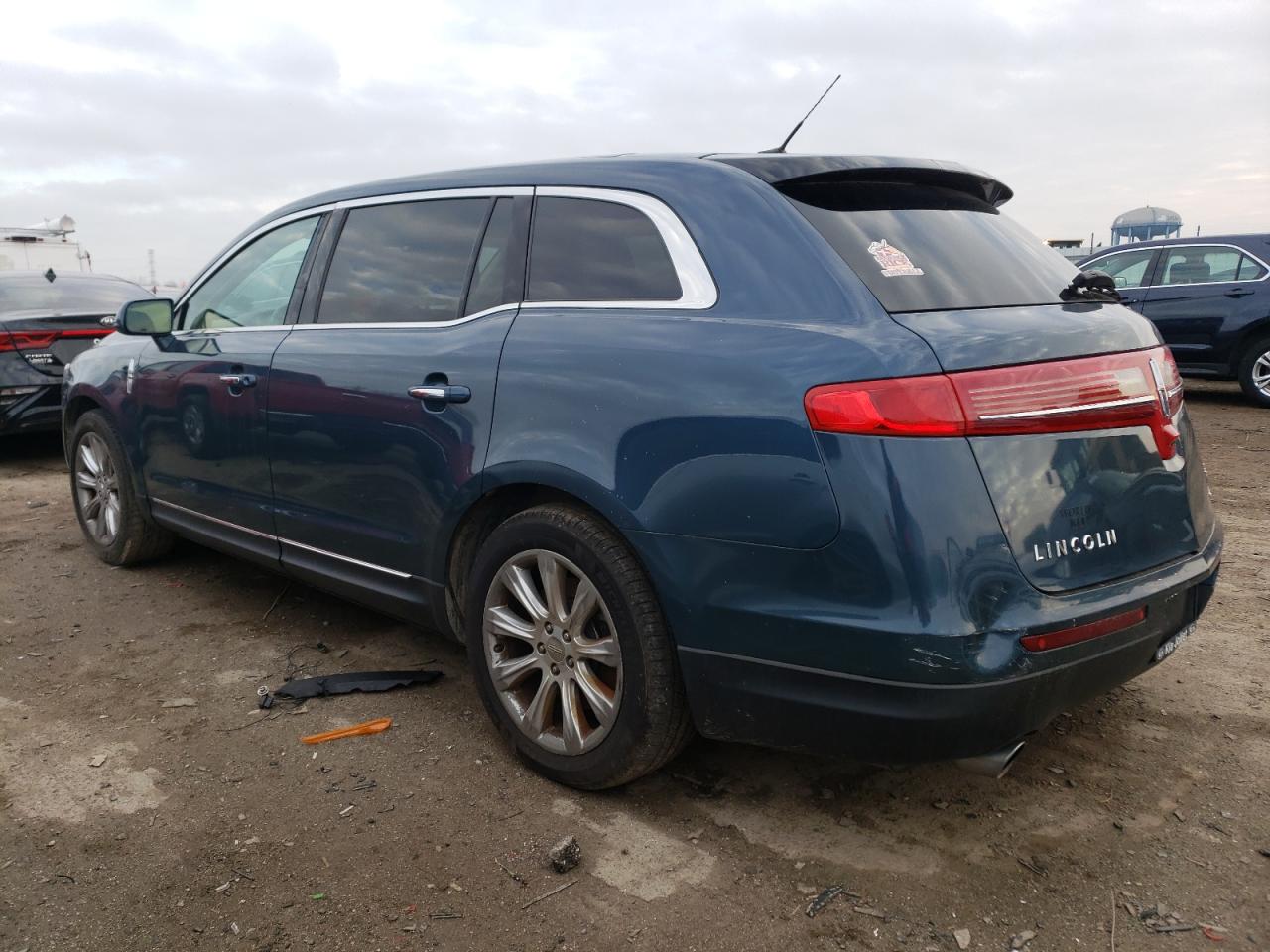 Изображение 2 2016 LINCOLN MKT  2016 с VIN 2LMHJ5AT3GBL03076