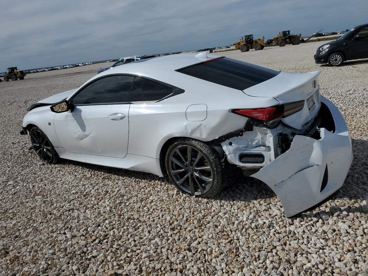 Obraz 2 z 2019 LEXUS RC 350 2019 z VIN JTHHZ5BC9K5019857