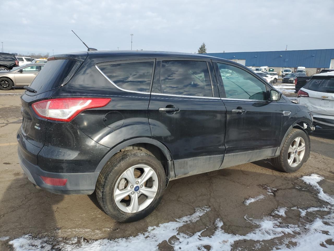 Image 3 of 2015 FORD ESCAPE SE 2015 with VIN 1FMCU9G99FUB64788