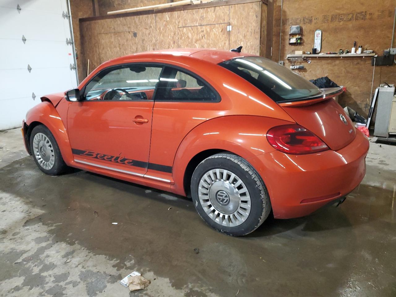 Изображение 2 2016 VOLKSWAGEN BEETLE SE 2016 с VIN 3VWJ07AT0GM616405