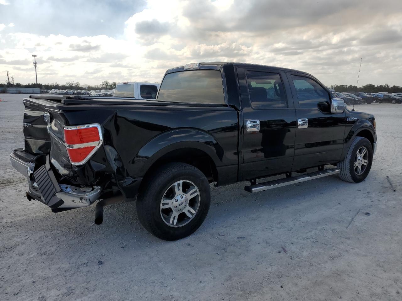 Obraz 3 z 2010 FORD F150 SUPERCREW 2010 z VIN 1FTEW1C88AFA20734