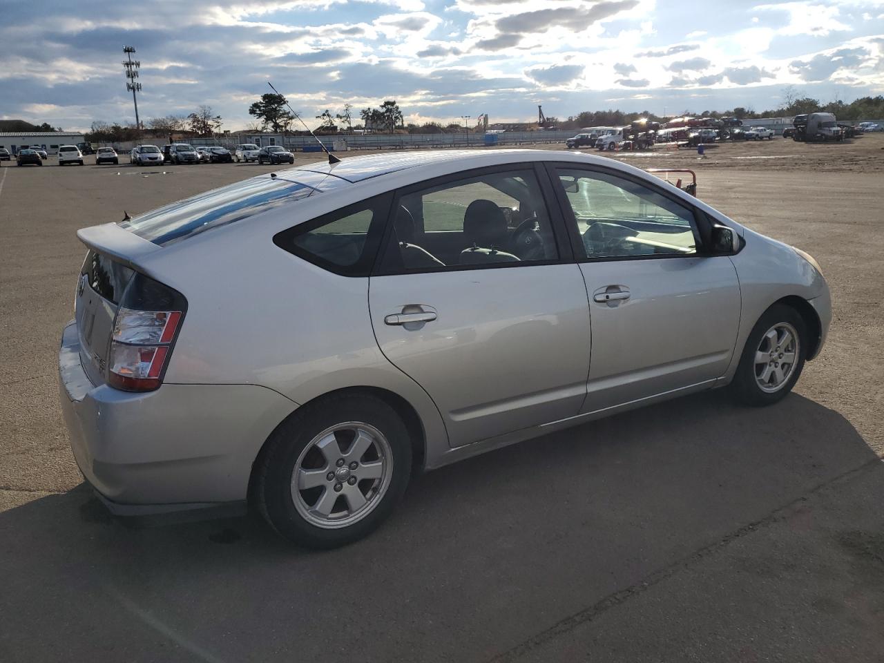 Изображение 3 2005 TOYOTA PRIUS  2005 с VIN JTDKB20U657038591