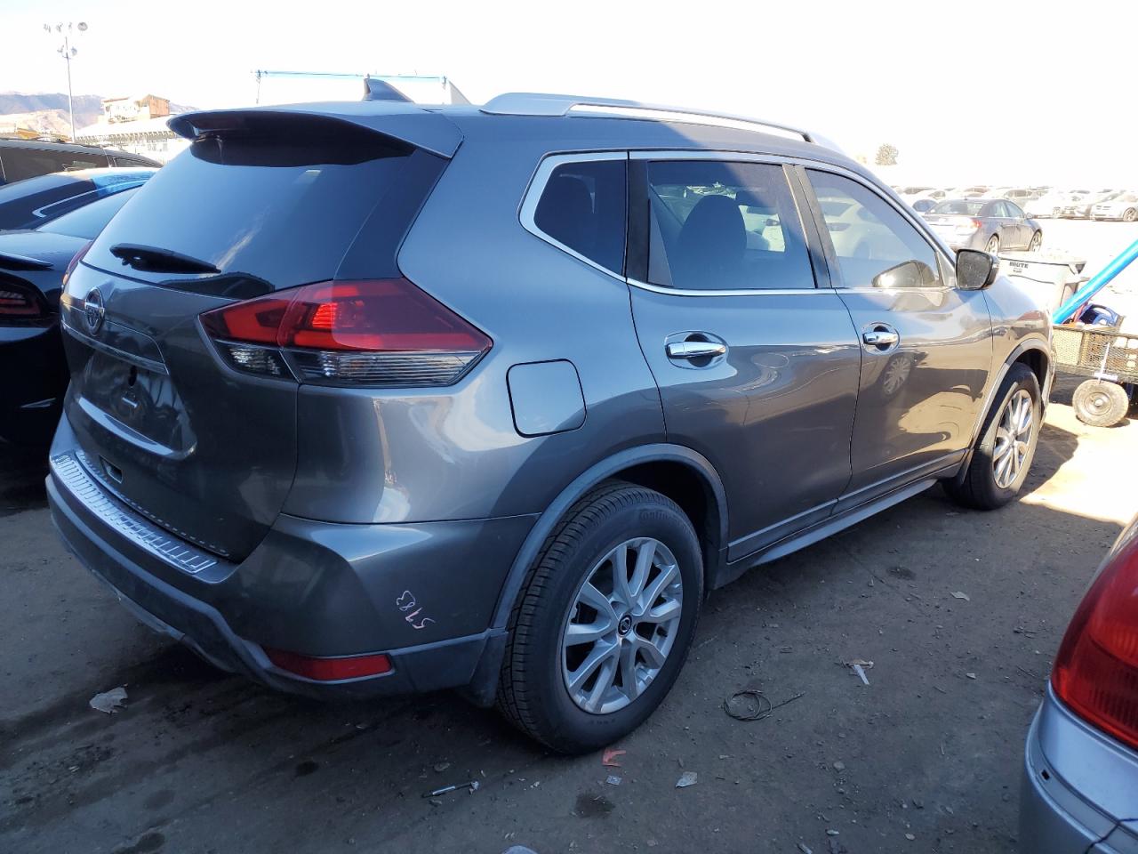 Image 3 of 2017 NISSAN ROGUE S 2017 with VIN KNMAT2MT3HP609775