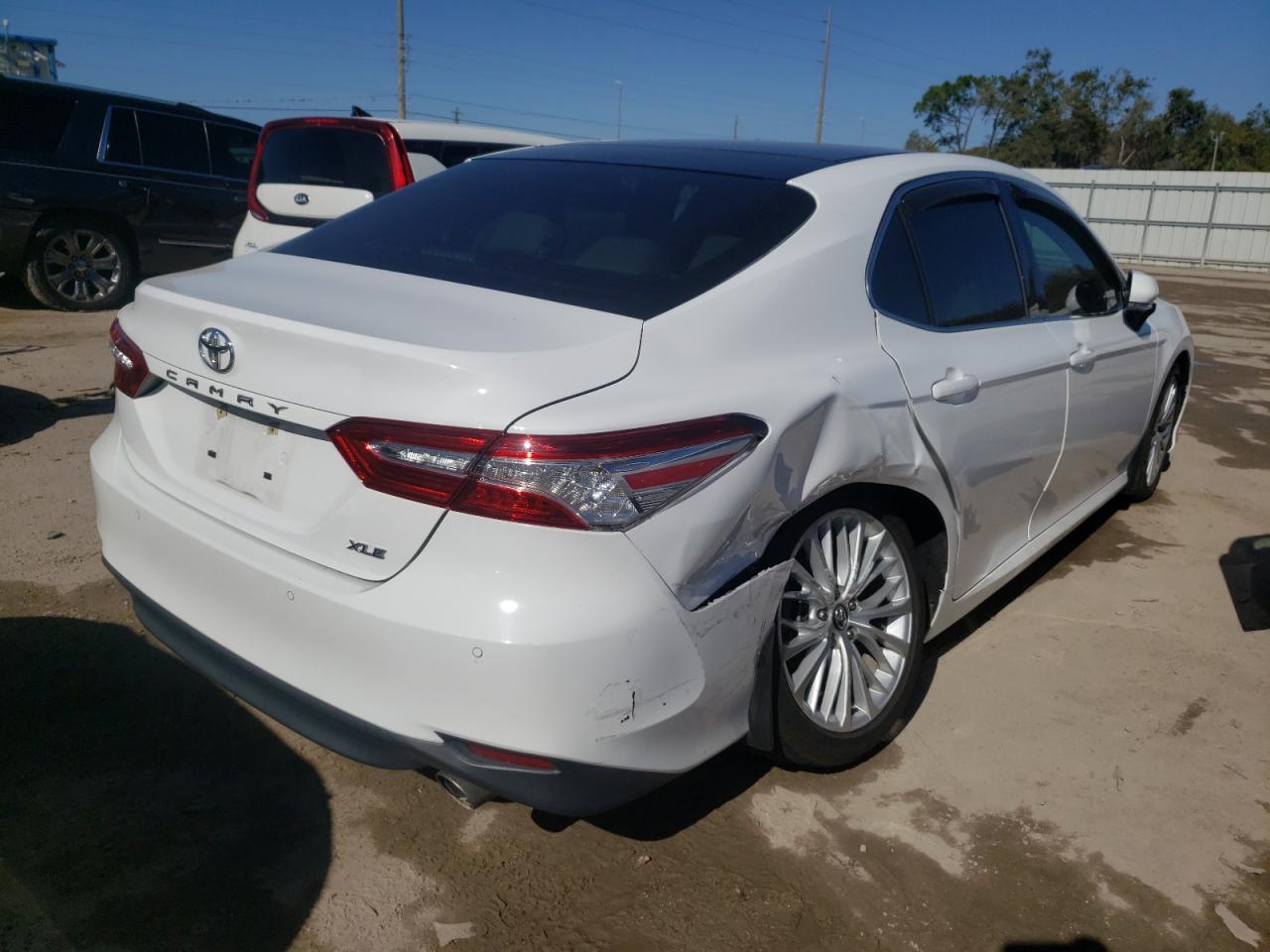 Изображение 3 2018 TOYOTA CAMRY L 2018 с VIN 4T1B11HK4JU122657