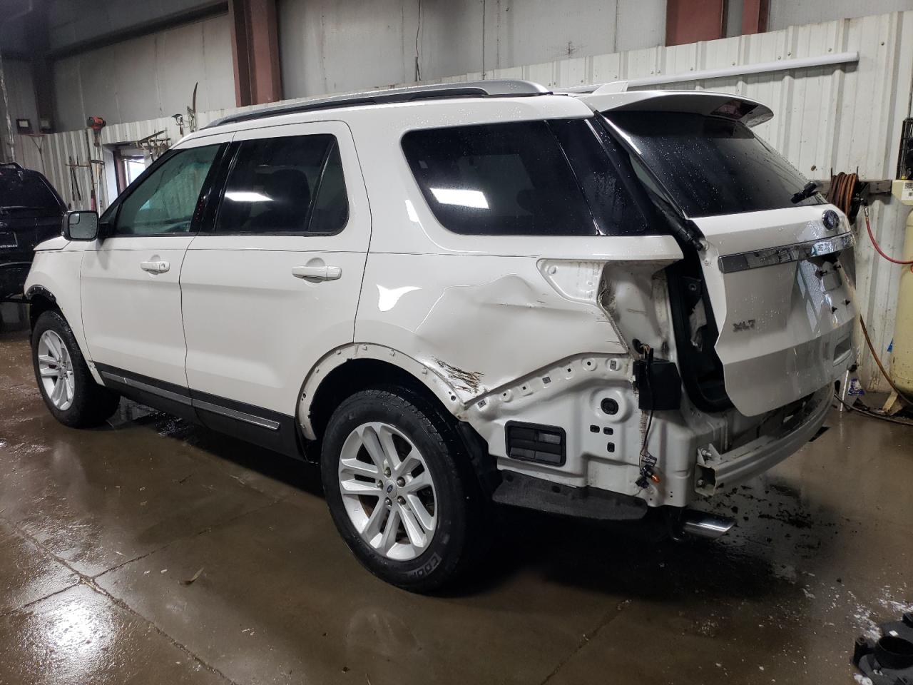 Image 2 of 2016 FORD EXPLORER XLT 2016 with VIN 1FM5K7DH1GGB59602