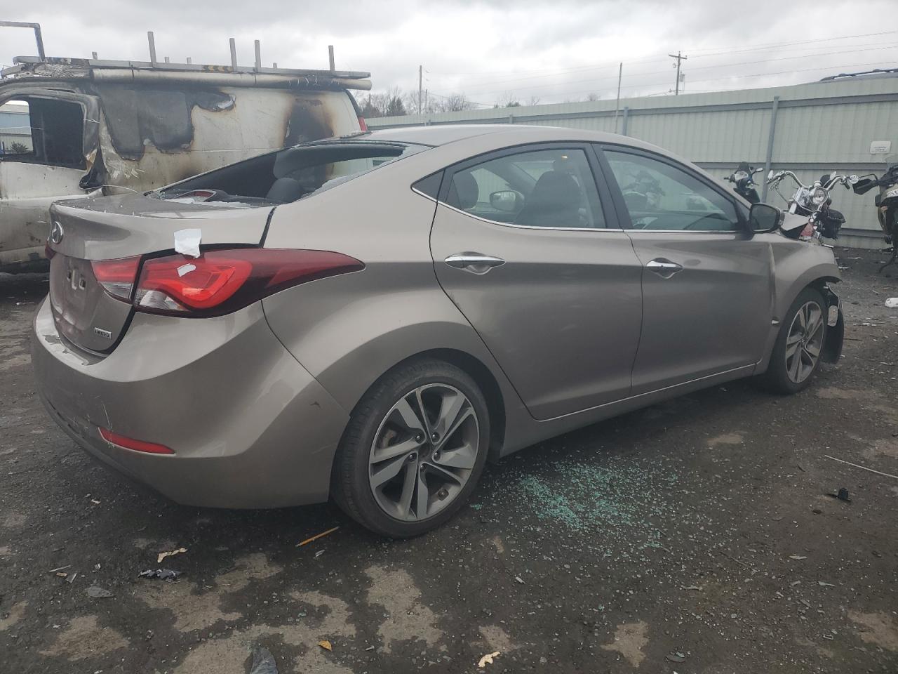 Изображение 3 2014 HYUNDAI ELANTRA SE 2014 с VIN 5NPDH4AE7EH507791