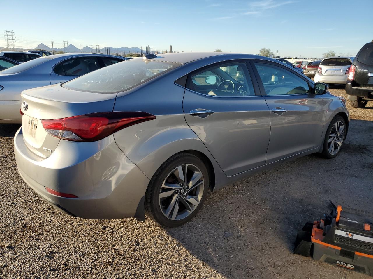 Изображение 3 2015 HYUNDAI ELANTRA SE 2015 с VIN KMHDH4AE5FU327938