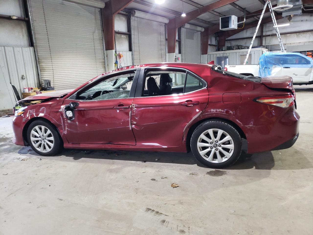 Изображение 2 2019 TOYOTA CAMRY L 2019 с VIN 4T1B11HK5KU823662