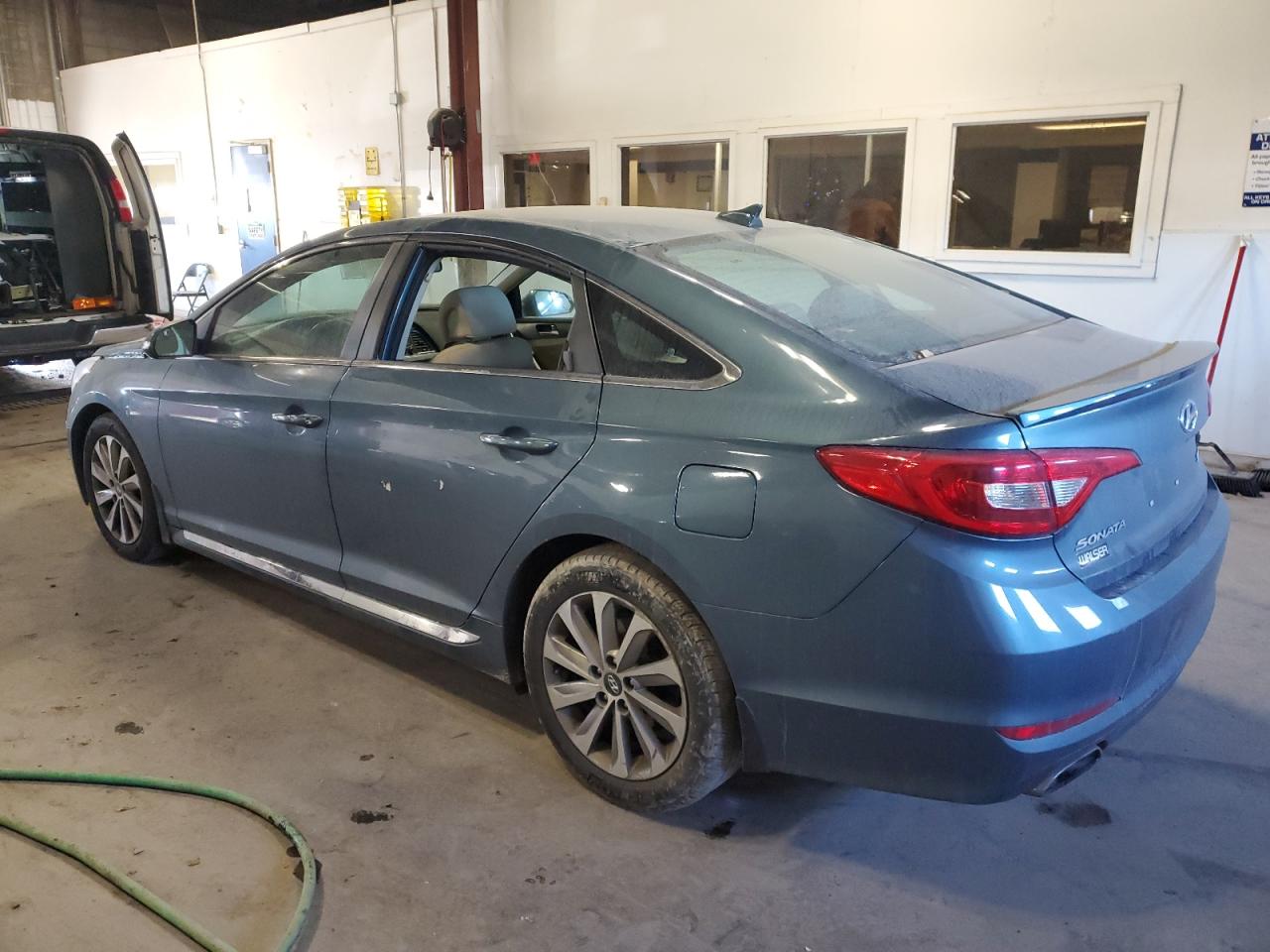 Изображение 2 2015 HYUNDAI SONATA SPORT 2015 с VIN 5NPE34AF7FH211280