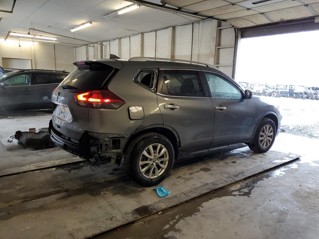 Image 3 of 2018 NISSAN ROGUE S 2018 with VIN JN8AT2MV5JW300360