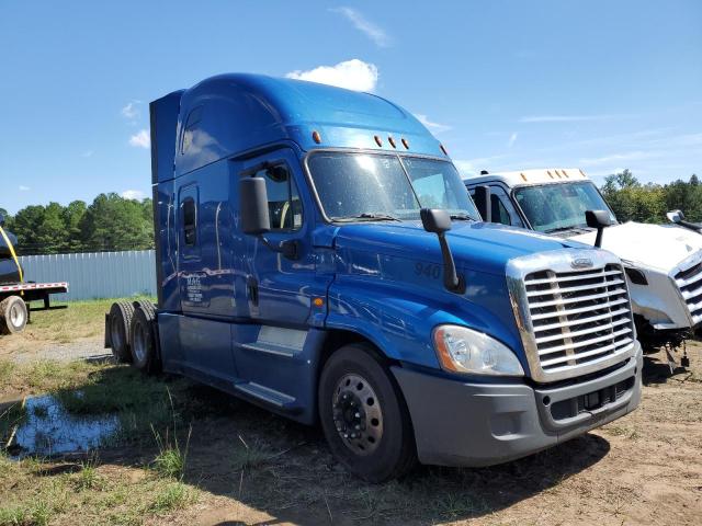 Image 1 of 2018 FREIGHTLINER CASCADIA 125  2018 with VIN 3AKJGLDRXJSHA0940