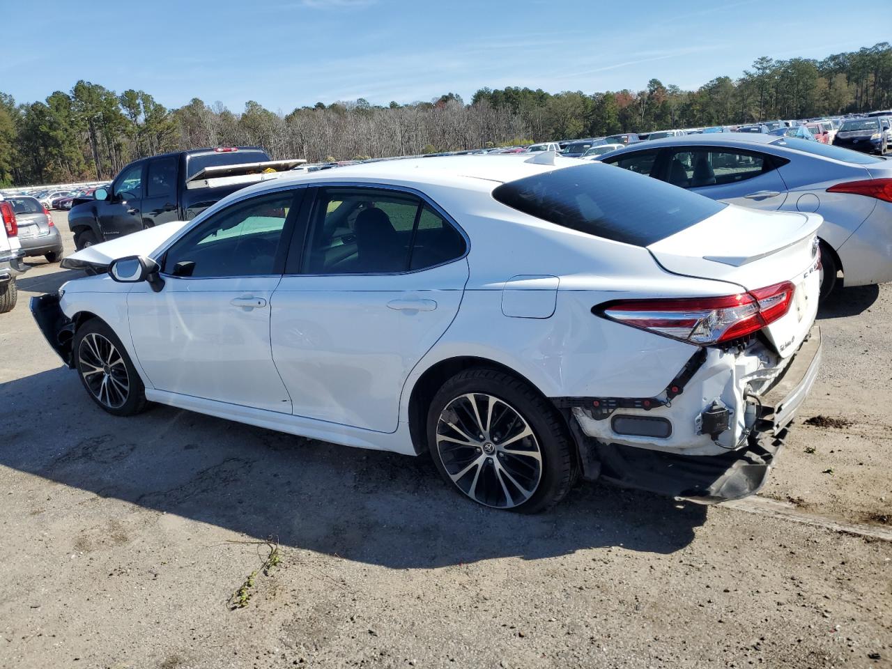 Obraz 2 z 2020 TOYOTA CAMRY SE 2020 z VIN 4T1M11AK5LU985442